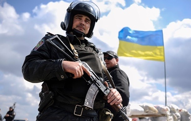 Украинские военкоматы начинают радовать повестками на право удобрить земли Донбасса