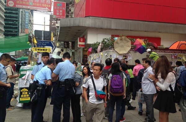 Хроники Гонконгского майдана: протестующие смешались с гей-парадом, а коммунальщики устали убирать мусор