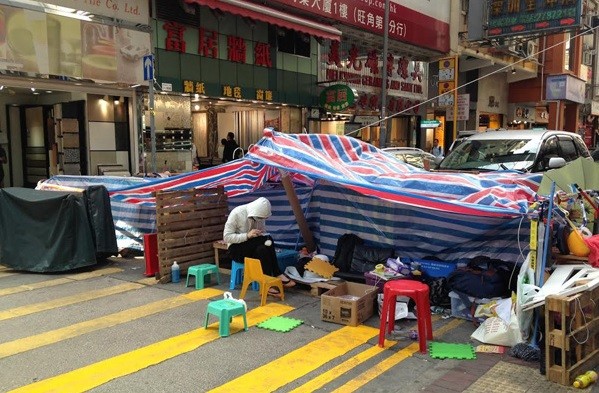 Хроники Гонконгского майдана: протестующие смешались с гей-парадом, а коммунальщики устали убирать мусор