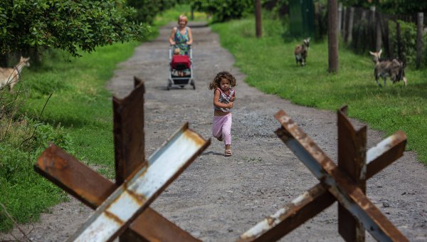 Порошенко насильно отправит украинских детишек в детдома