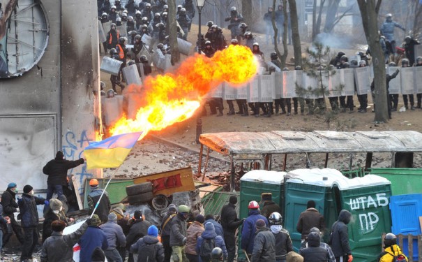 Ровно год назад на киевском Майдане начались первые столкновения