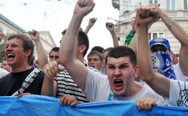 Кто кричит «Слава Украине!» на российских стадионах? 
