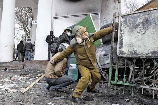 По задумке ЦРУ смена власти должна была начаться с беспорядков в стране. Этот сценарий успешно опробован в Киеве. Фото: Михаил ЛЮКОВ