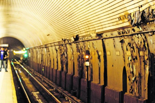 Image-13993662-Peeling-paint-on-the-walls-of-the-F-train-subway