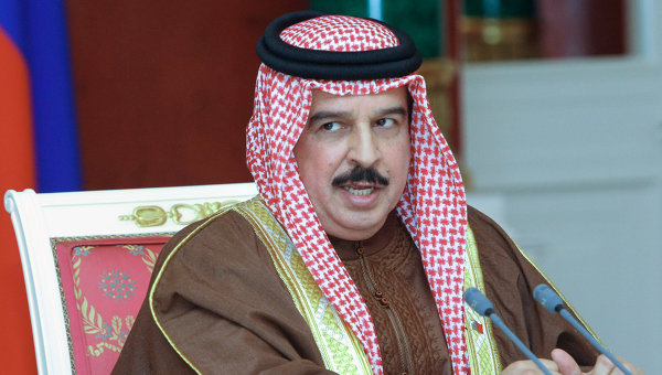 Король Бахрейна предпочел конное шоу саммиту с Обамой