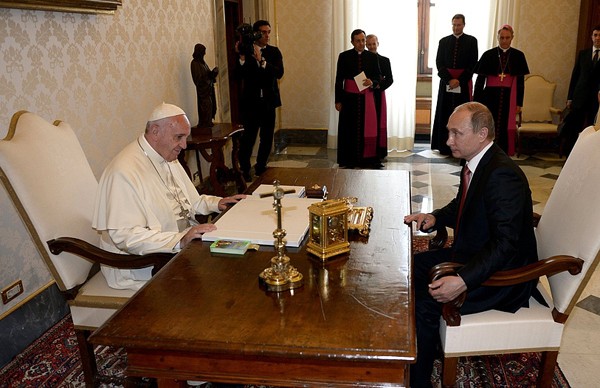 Почему Франциск "благословил" Путина в борьбе против "антихристианской европейской знати"