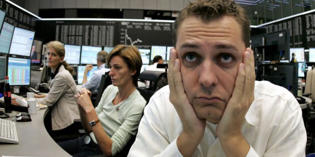 Индекс Dow Jones на биржах США обвалился до антирекорда
