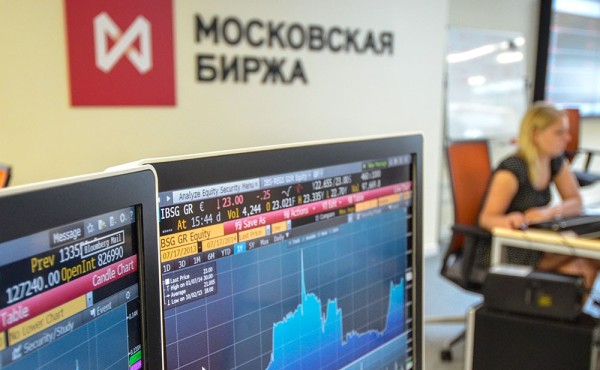 Российский рынок акций закрылся в плюсе на фоне роста цен на нефть
