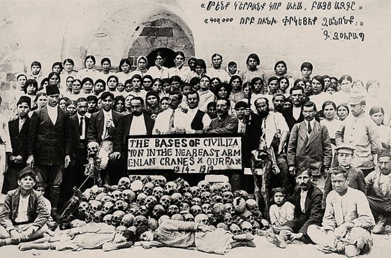Для армян геноцид их народа в Турции в 1914 - 1919 годах - самая больная страница в истории. И вот такие документальные фотосвидетельства не дают им о ней забыть.