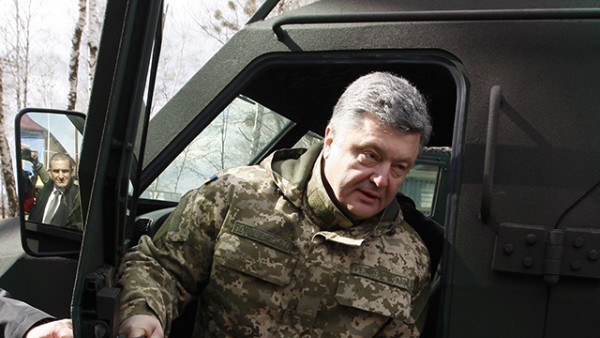 Poroshenko tours the National Guard in Novi Petrivtsi