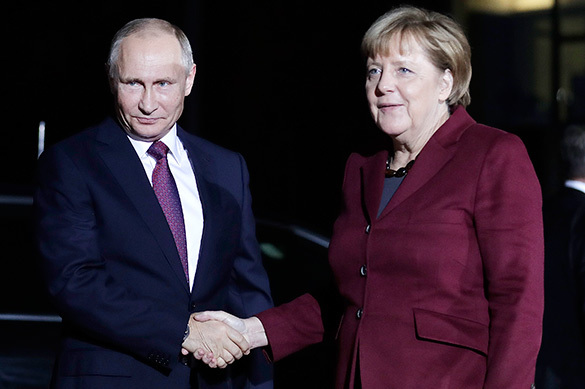 О чем Меркель и Олланд попросили Путина