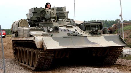Спасти танк из-под огня: как работает эвакуатор бронетехники БРЭМ-1М?