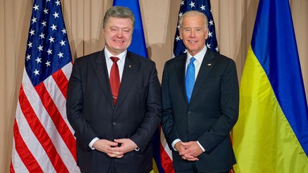 Огонь уже сжег все надежды Порошенко: Обама заметает следы на Украине