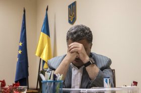 Порошенко ищет пути спасения: Будущее Украины на российских условиях?