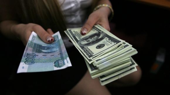 Доллар готов упасть ниже 40 рублей, но этому могут помешать