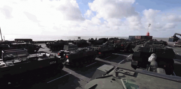 НАТО перебрасывает к границе с Россией сотни танков и солдат