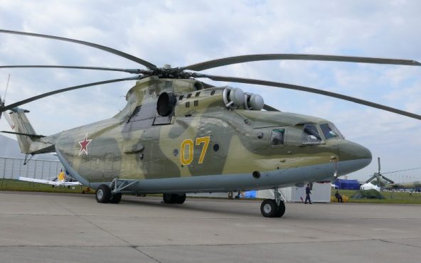 Золотой американец против русского гиганта: сравнение самых тяжелых вертолетов РФ и США