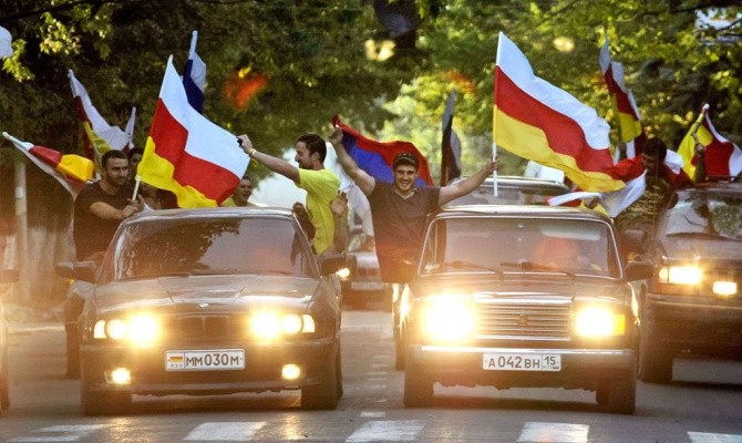 Парламент Южной Осетии выступает за вхождение в состав России
