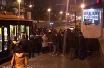 В Киеве 200 человек перекрыли дорогу, требуя тепла и света