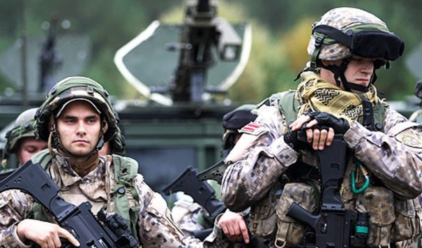 НАТО тренирует 40-тысячную армию для войны с Россией