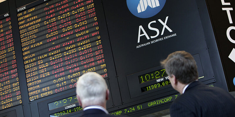 Снижение цены на нефть и угроза дефолта в США повлияли на рынки по всему миру. Мельбурн, 5 августа 2011 года.