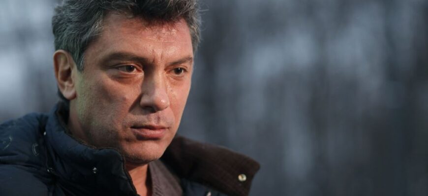 WikiLeaks разоблачил Немцова и других "борцов за права"