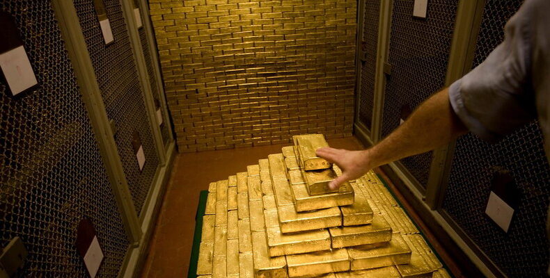 Почему Нидерланды вывезли свое золото из США?