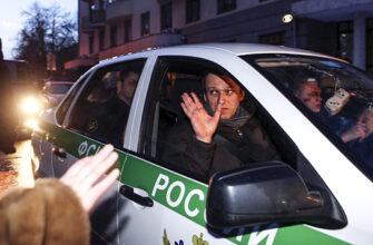 Алексей Навальный получил 3,5 года условно по делу «Ив Роше»