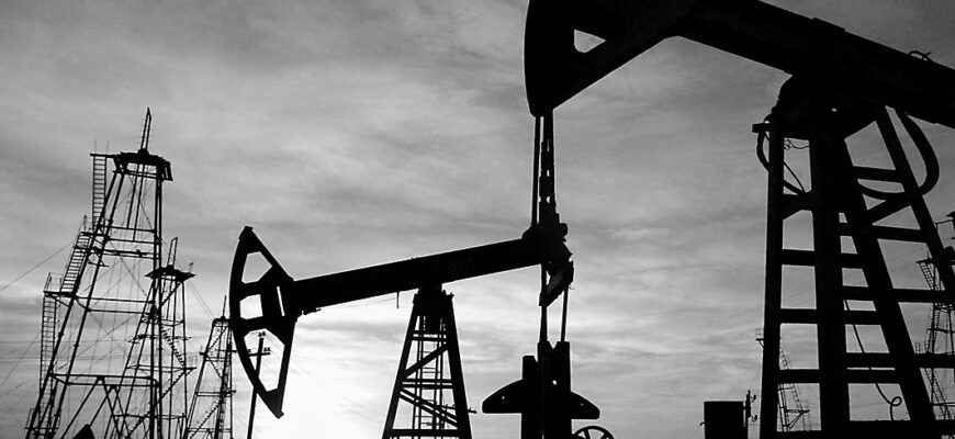 Нефтяное пике или почему дешевеет нефть