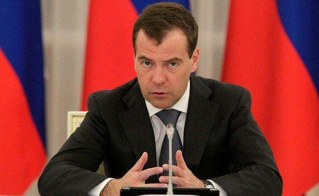 Дмитрий Медведев пригрозил Украине поднять цену на электричество