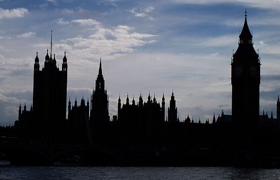 Британские парламентарии заподозрили собственное правительство в поставках оружия России