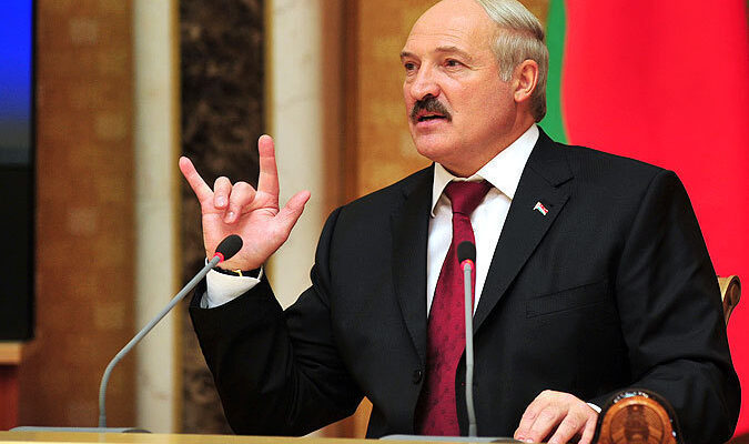 Лукашенко начал новую игру
