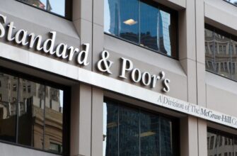 Агентство Standard & Poor's повысило кредитный рейтинг Греции на две ступени