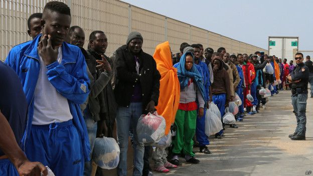 Страны ЕС не могут справиться с беспрецедентным наплывом мигрантов