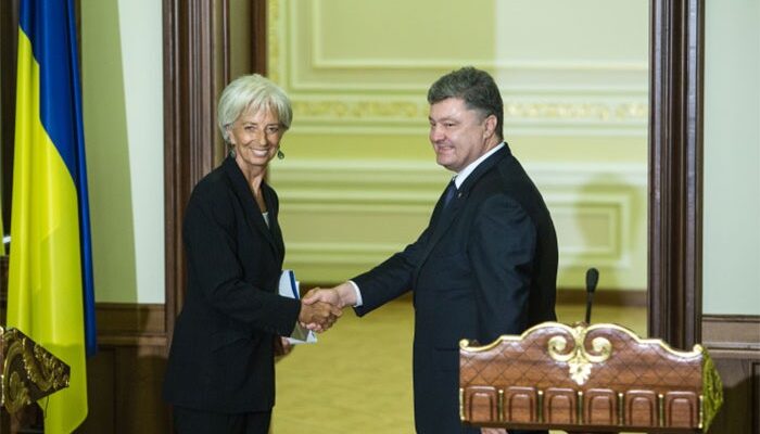 Верить некому. Почему МВФ "восхищается" Украиной, которой обещан дефолт