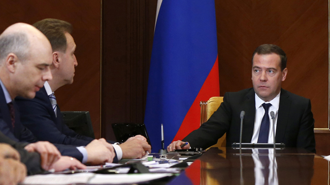 "Если верить Медведеву, то получается, что у нашей экономики нет руля и ветрила"