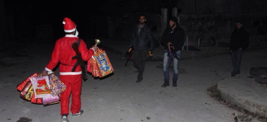 С надеждой на мир: жители Дамаска отпраздновали Рождество