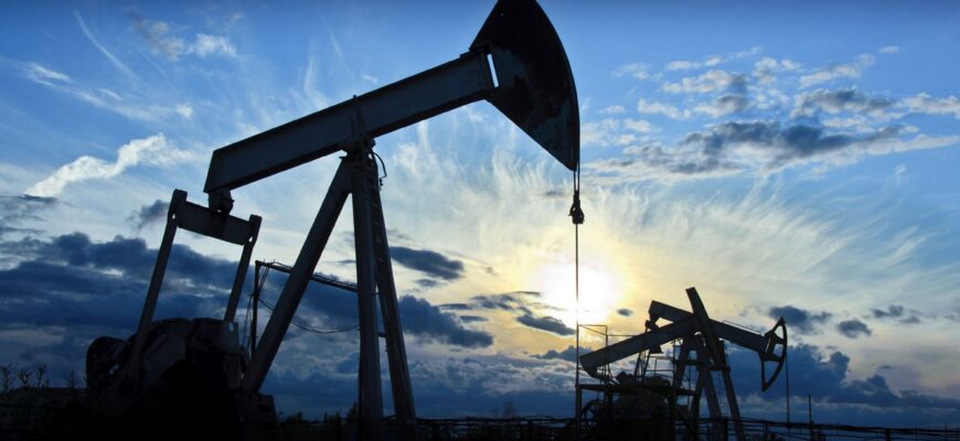 Экономист: Кажется, падению цен на нефть нет конца