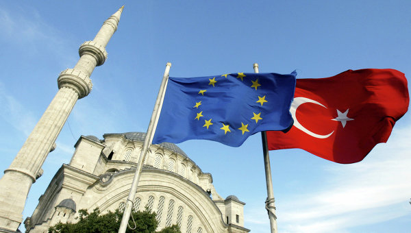 Турция требует от Евросоюза 20 миллиардов евро за помощь беженцам