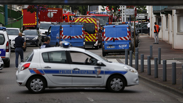 Захват заложников во Франции: священник погиб, нападавшие уничтожены