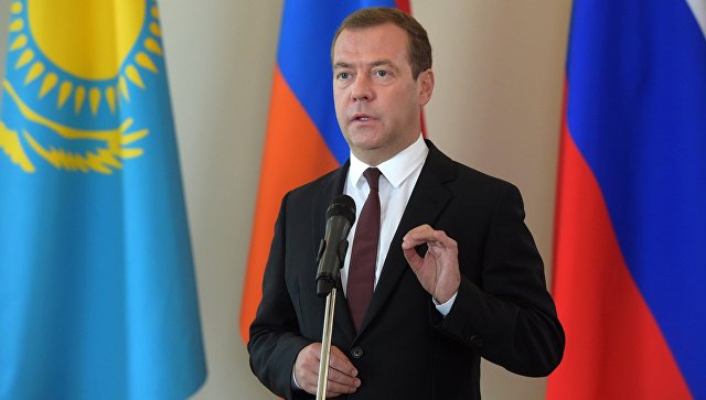 Медведев назвал возможным разрыв дипломатических отношений с Украиной
