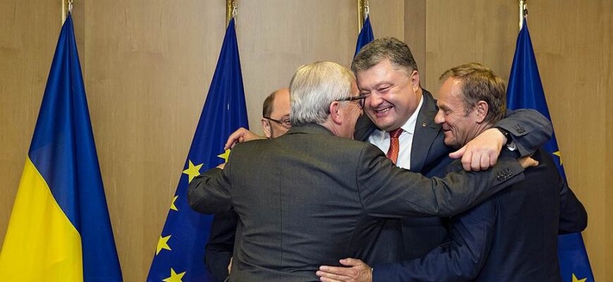Европе плевать на то, что просит Порошенко. Страна надёжно села на брюхо