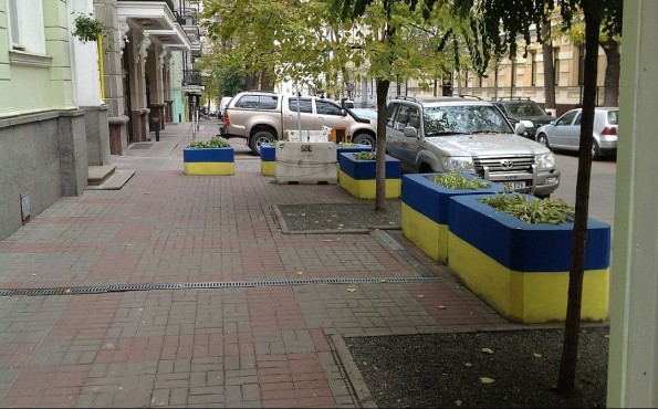 Киевляне очень любят цвета своего флага