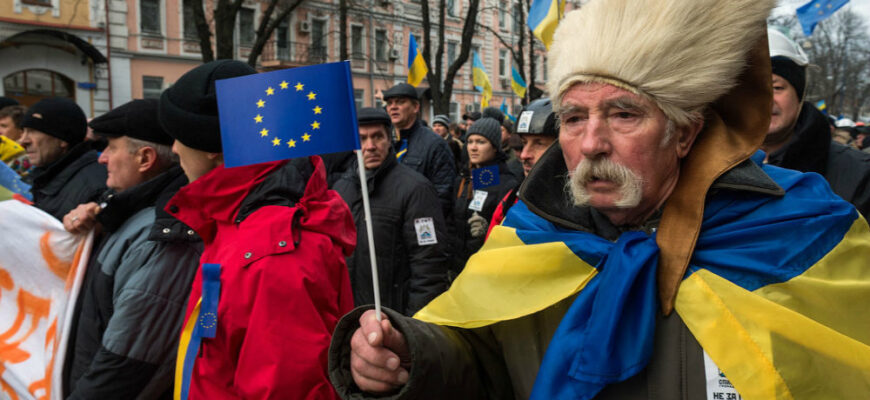 Запад плюнул Украине в лицо: страна идёт в правильном направлении