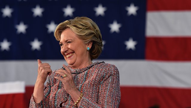 Американское СМИ вспомнило самые неловкие моменты кампании Клинтон