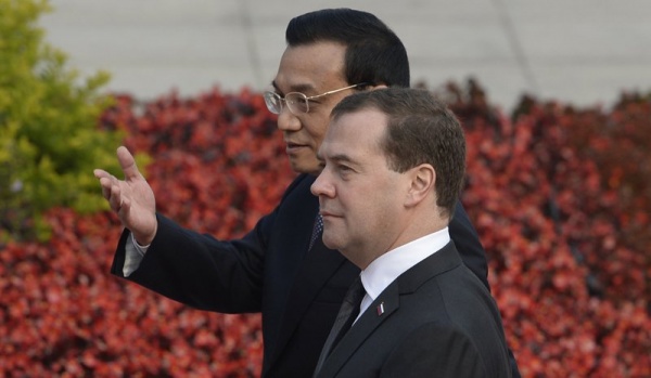 Китай мягко стелет, или "нам очередной гвоздь вбивают в гроб"