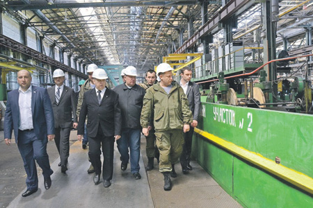 Два завода Донбасса заработали несмотря на блокаду