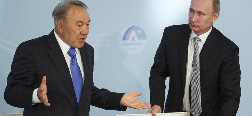 Казахстан решил отказаться от кириллицы: печальное известие для Русского мира