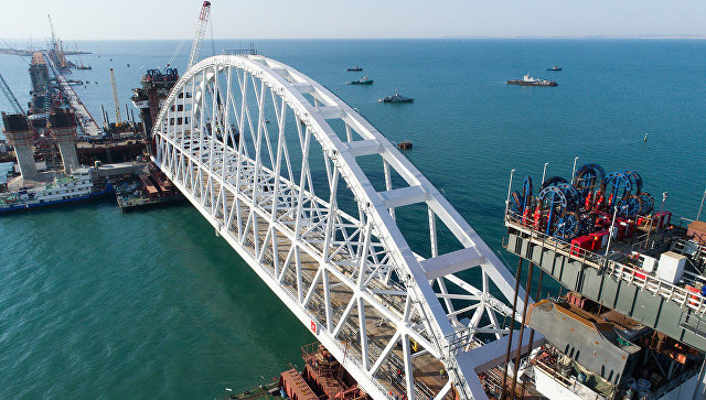 Кругом зрада! Крымский мост навел украинских радикалов на черные мысли
