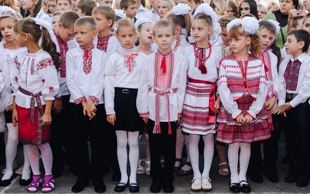 «Ни одной русской школы». Киев объявил тотальную украинизацию